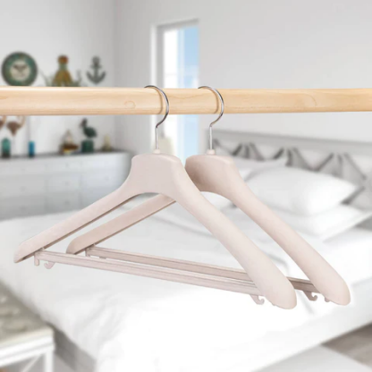 Maximizing Closet Space: The Benefits of Thin Velvet Hangers in the US